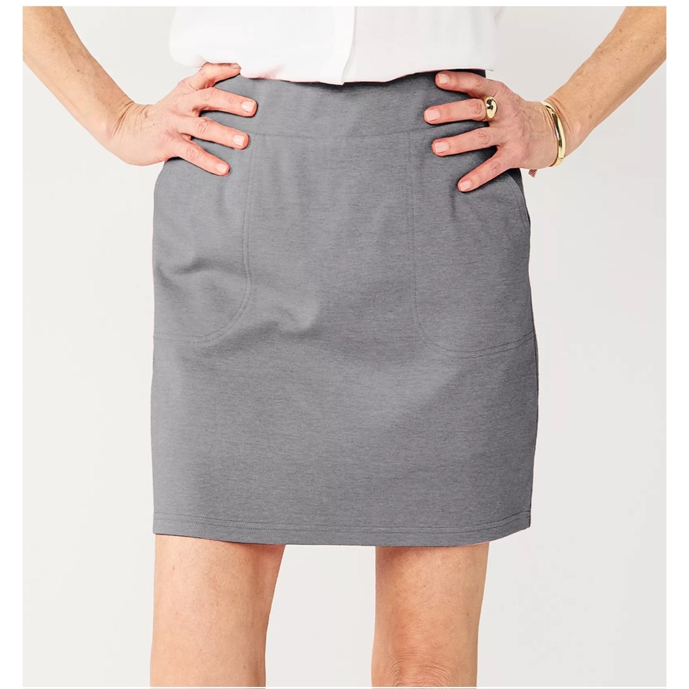 Croft & Barrow Heather Grey Skort. Tee Shirt Soft Skort. Size M (725)‎
